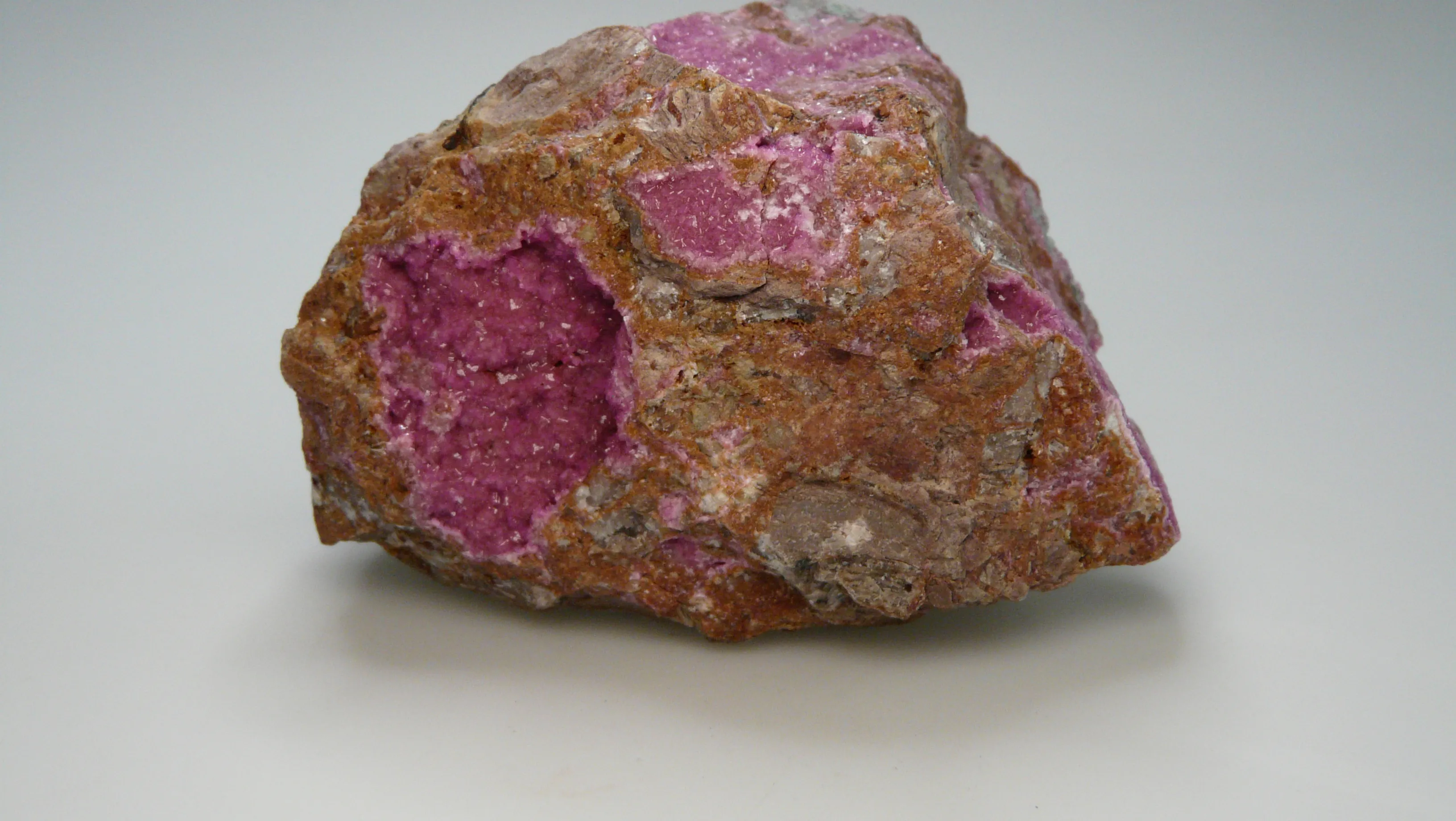 Cobalt-bearing Calcite