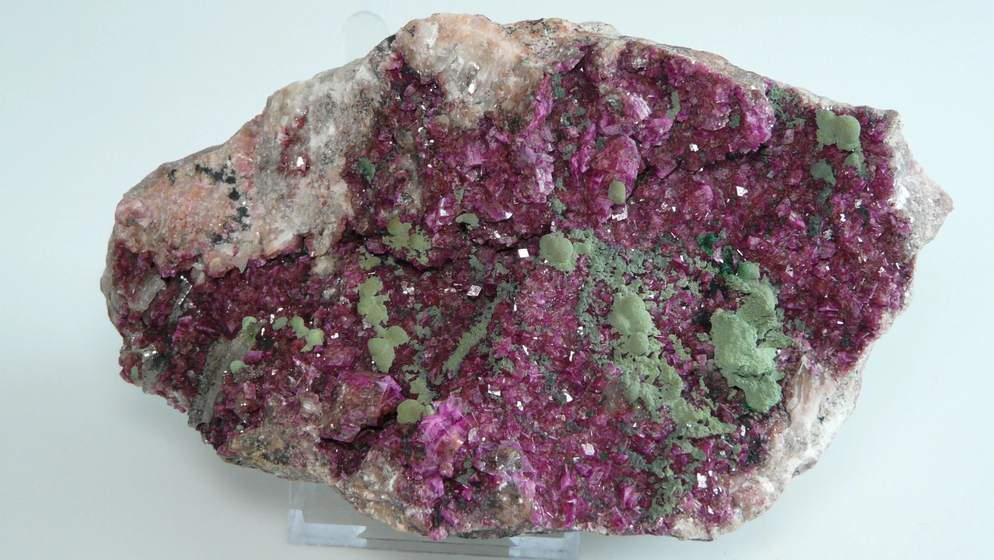 Cobalt-bearing Calcite